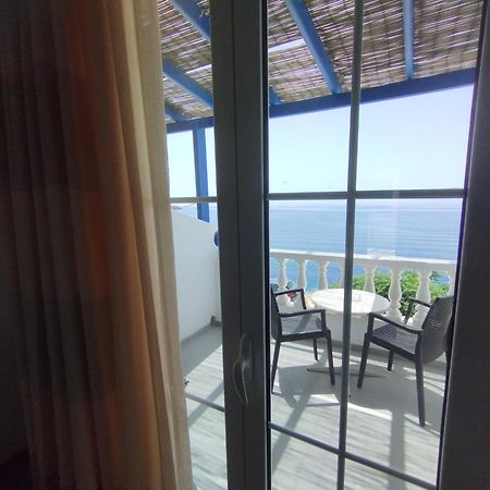 Marisini Sea View Aparthotel Batsíon Exteriör bild