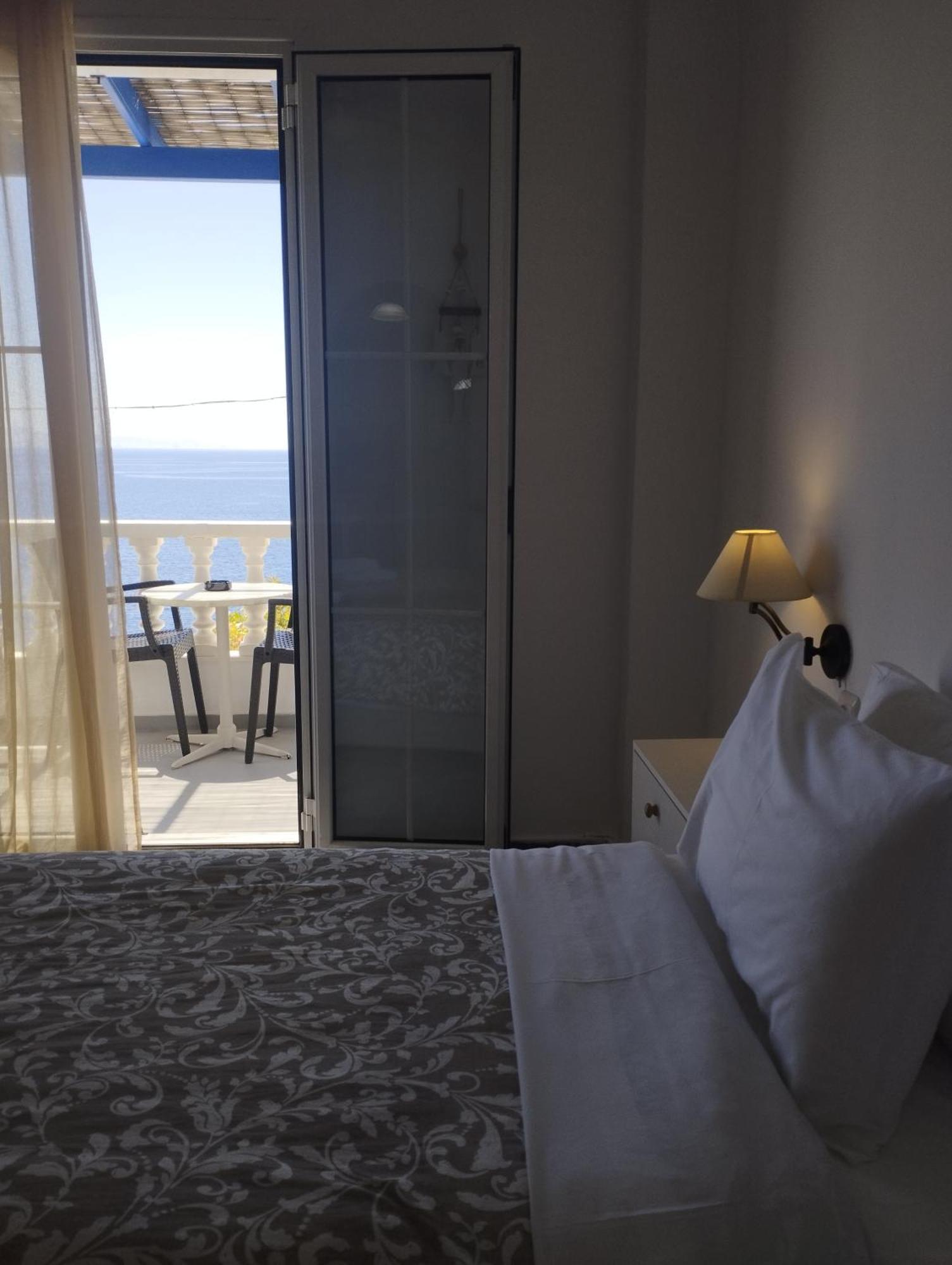 Marisini Sea View Aparthotel Batsíon Exteriör bild