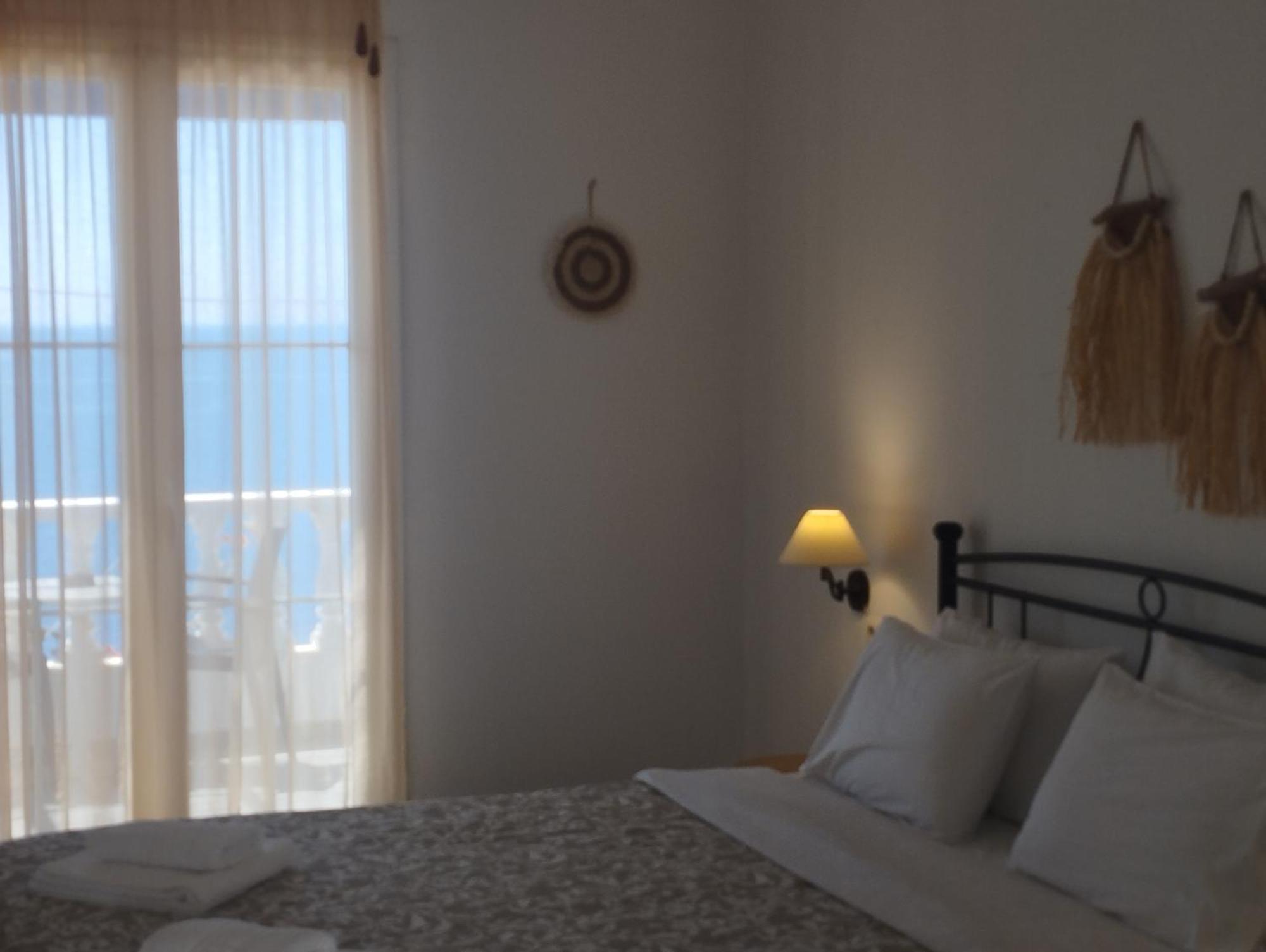 Marisini Sea View Aparthotel Batsíon Exteriör bild